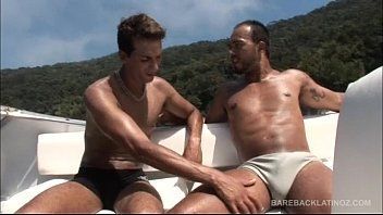 Sexo gay no barco